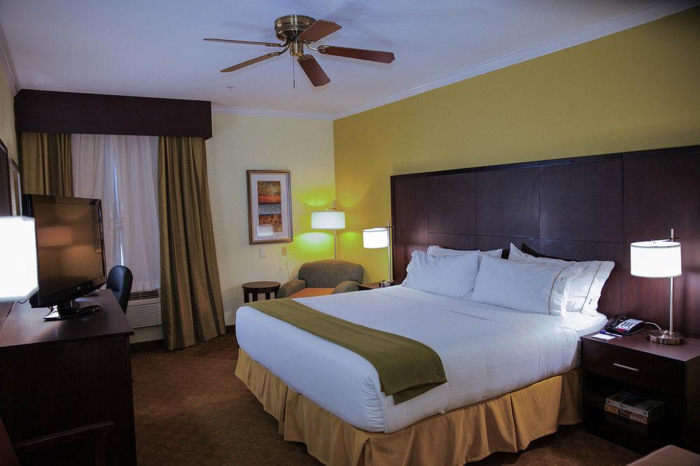 Holiday Inn Express Hotel & Suites Houston North Intercontinental By Ihg Eksteriør bilde