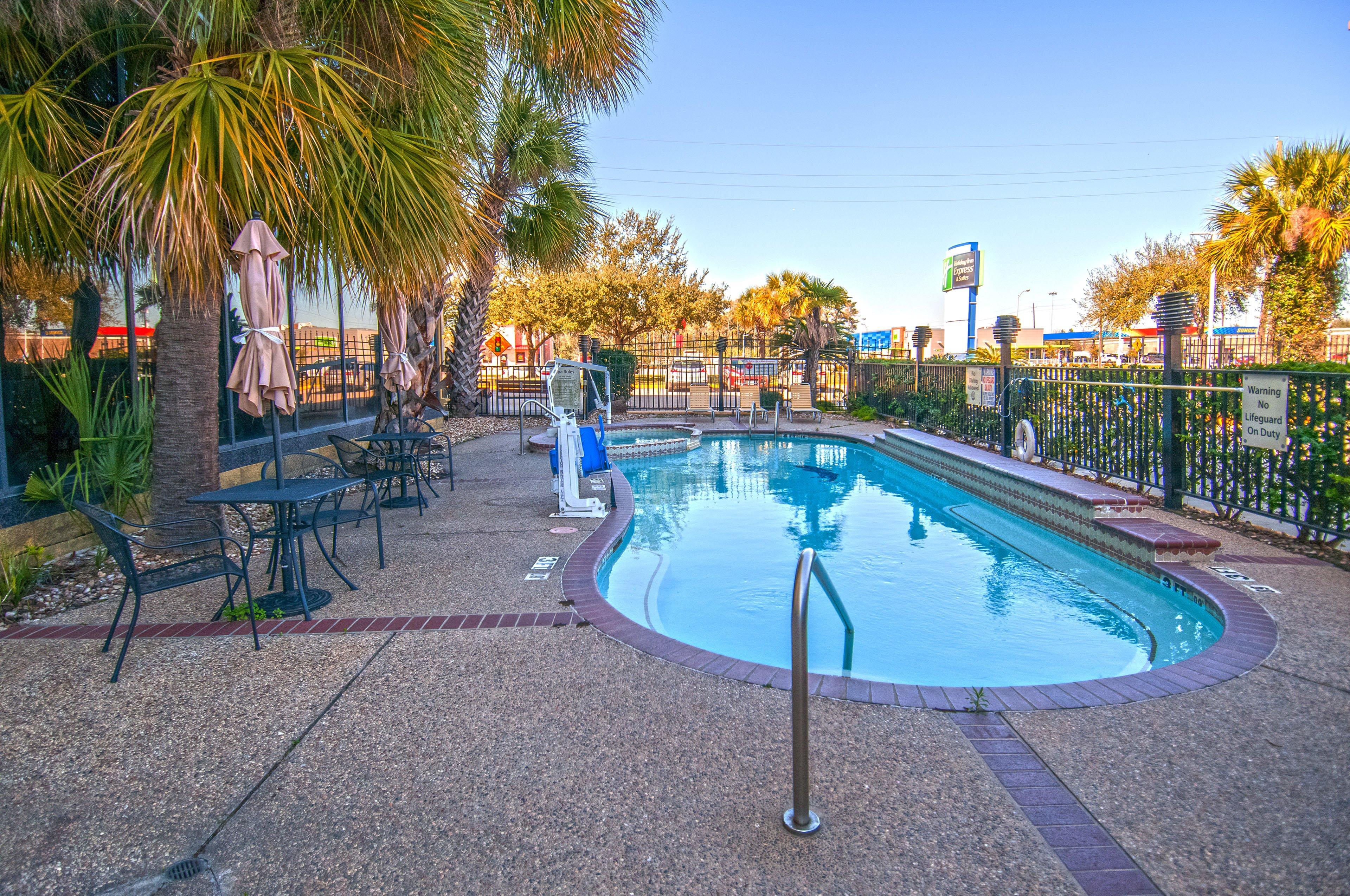Holiday Inn Express Hotel & Suites Houston North Intercontinental By Ihg Eksteriør bilde