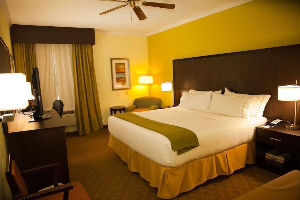 Holiday Inn Express Hotel & Suites Houston North Intercontinental By Ihg Eksteriør bilde